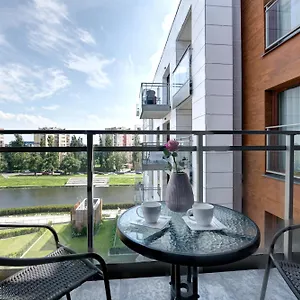 Live & Travel Number 1 Apartment